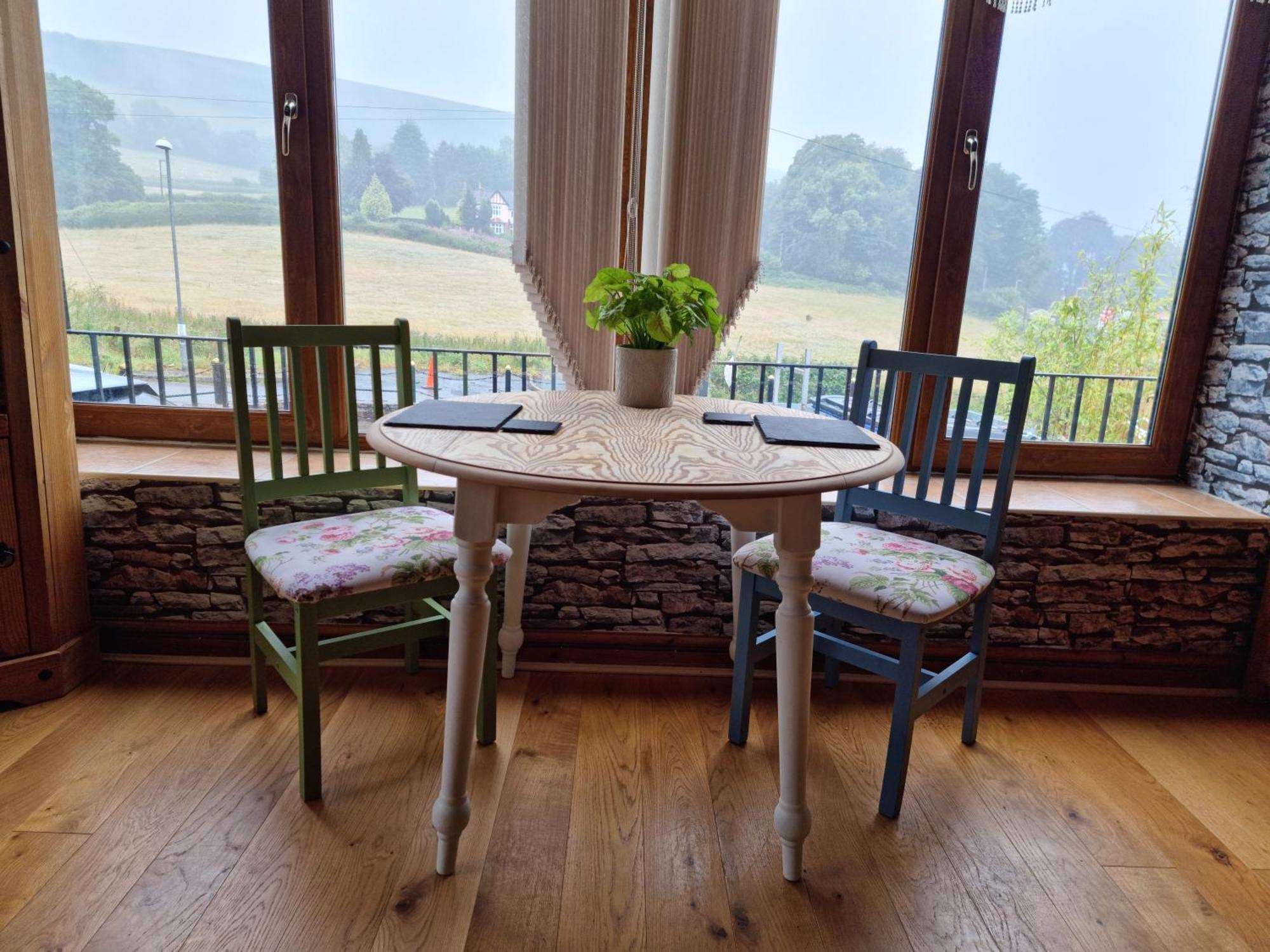 Castle Lodge - Brecon Beacons Accommodation Sennybridge Екстериор снимка